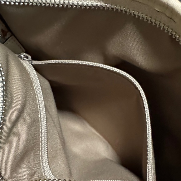 Vintage Coach Beige Crossbody Bag - Picture 13 of 16